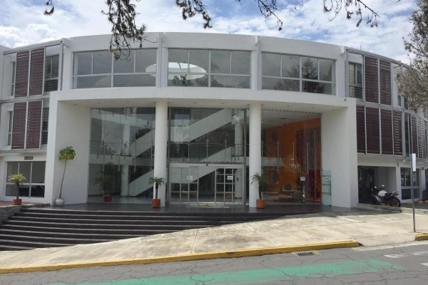 Oficina Comecial - Officenter Cumbayá 140 m2